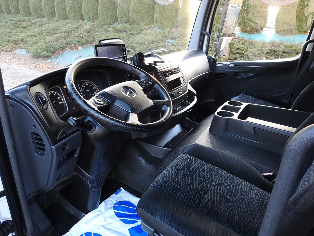 MERCEDES ATEGO 12.24 REGRIGERATOR BOX -10*C LIFT 16 PALLETS HEATING FUNCTION WEBASTO CRUISE CONTROL PNEUMATICS AIR CONDITIONING 240HP - Camion frigider: Foto 2 MERCEDES ATEGO 12.24 REGRIGERATOR BOX -10*C LIFT 16 PALLETS HEATING FUNCTION WEBASTO CRUISE CONTROL PNEUMATICS AIR CONDITIONING 240HP - Camion frigider: Foto 2