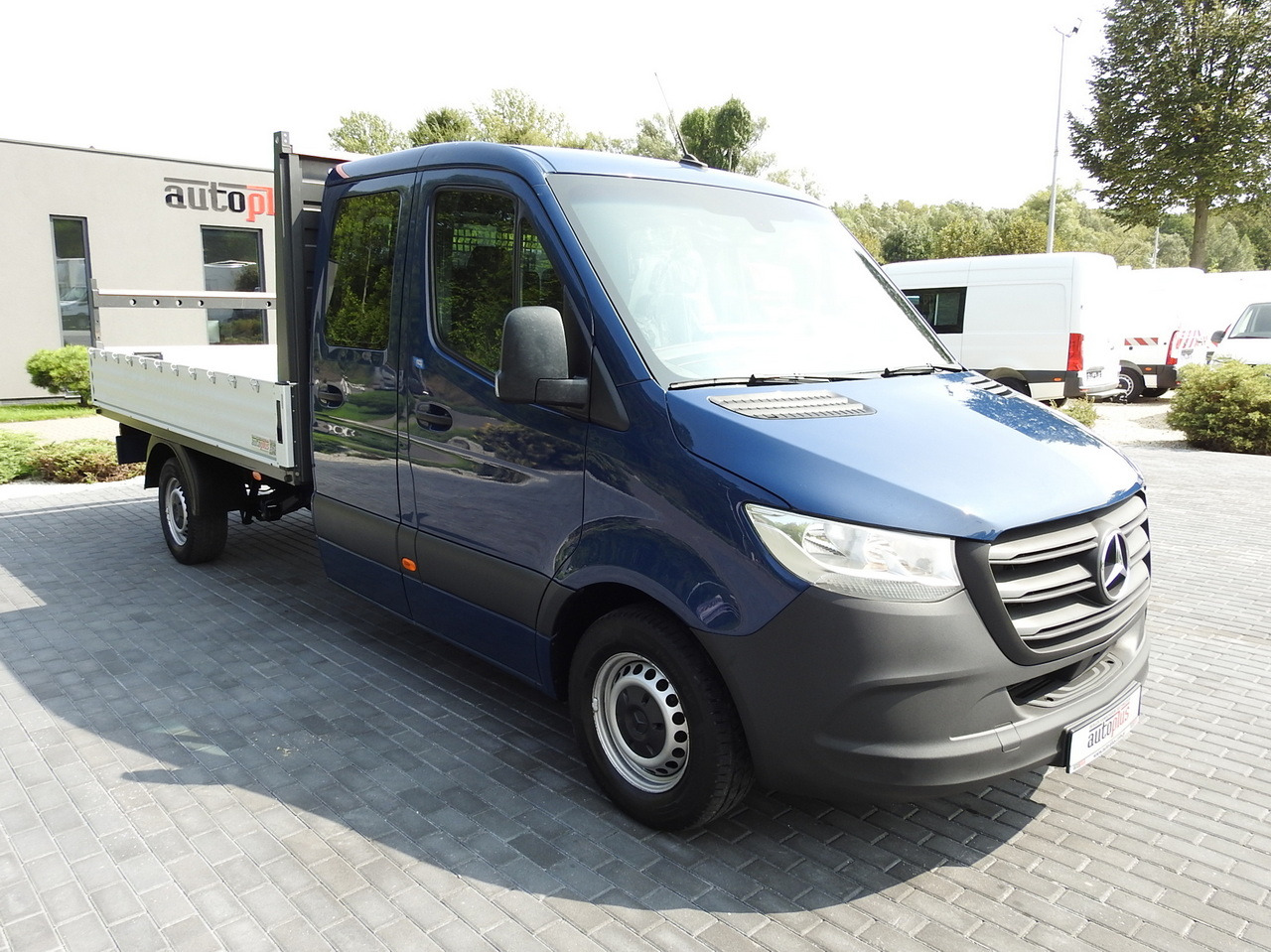MERCEDES SPRINTER 316 STAKE BODY DOUBLE CABIN DOKA 7 SEATS AIR CONDITIONING 160HP - Autoutilitară cu platformă: Foto 4 MERCEDES SPRINTER 316 STAKE BODY DOUBLE CABIN DOKA 7 SEATS AIR CONDITIONING 160HP - Autoutilitară cu platformă: Foto 4