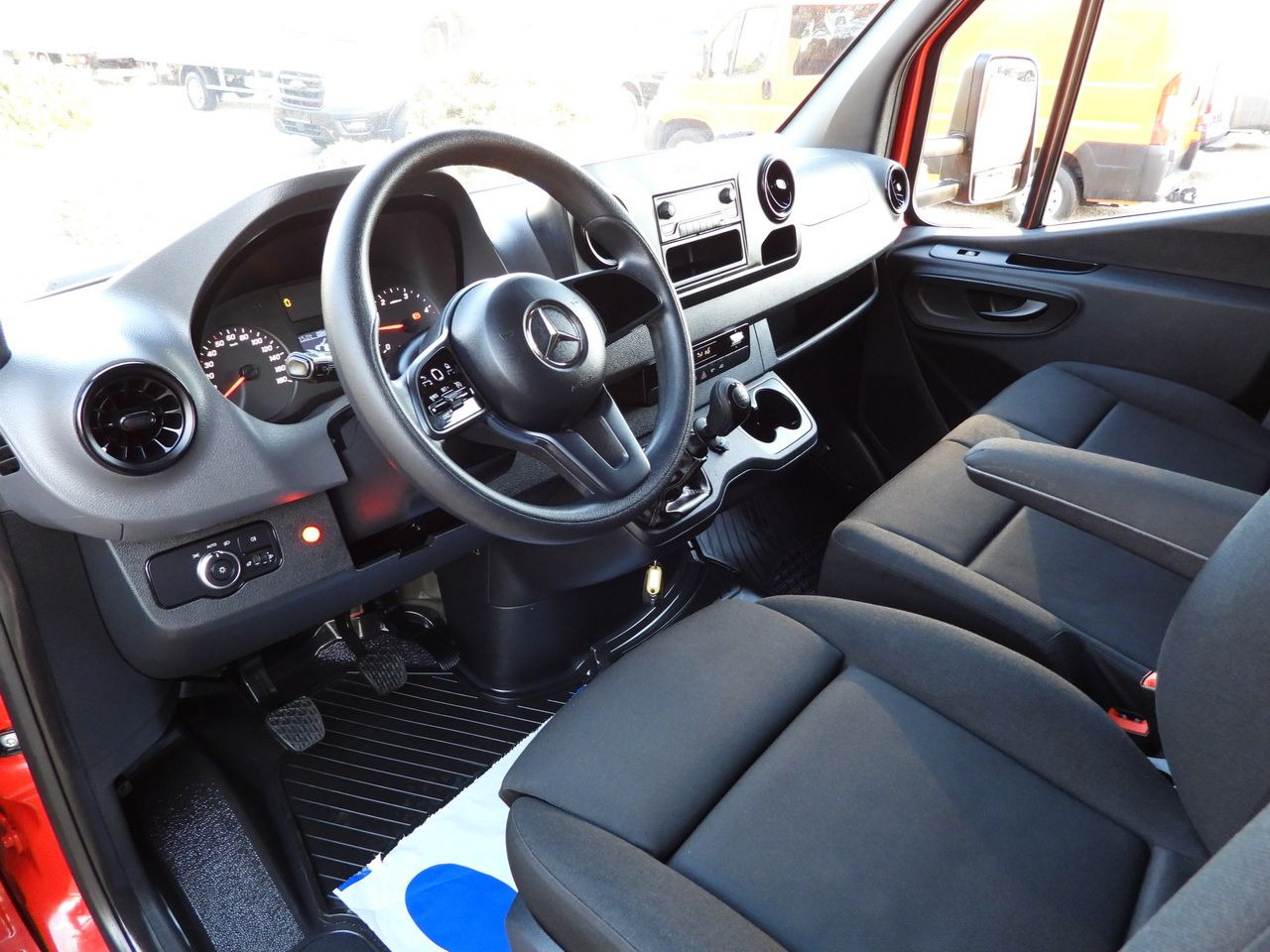 MERCEDES SPRINTER 316 TARPAULIN LIFT 8 PALLETS WEBASTO CRUISE CONTROL AIR CONDITIONING  160HP - Autoutilitară cu prelată: Foto 2 MERCEDES SPRINTER 316 TARPAULIN LIFT 8 PALLETS WEBASTO CRUISE CONTROL AIR CONDITIONING  160HP - Autoutilitară cu prelată: Foto 2