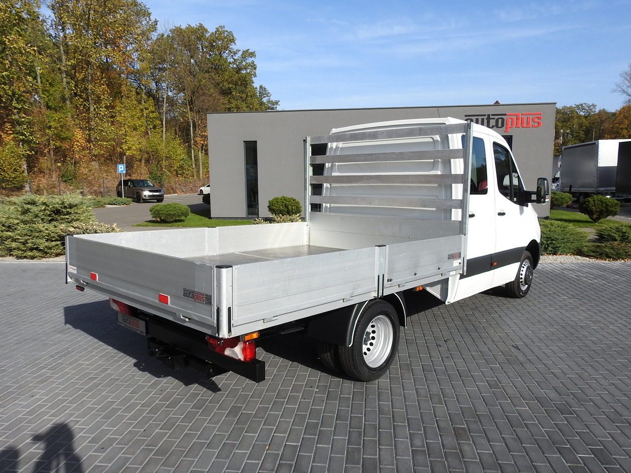 MERCEDES SPRINTER 516 STAKE BODY DOUBLE CABIN DOKA 6 SEATS CRUISE CONTROL AIR CONDITIONING TWIN WHEELS  160HP - Autoutilitară cabină dublă: Foto 3 MERCEDES SPRINTER 516 STAKE BODY DOUBLE CABIN DOKA 6 SEATS CRUISE CONTROL AIR CONDITIONING TWIN WHEELS  160HP - Autoutilitară cabină dublă: Foto 3