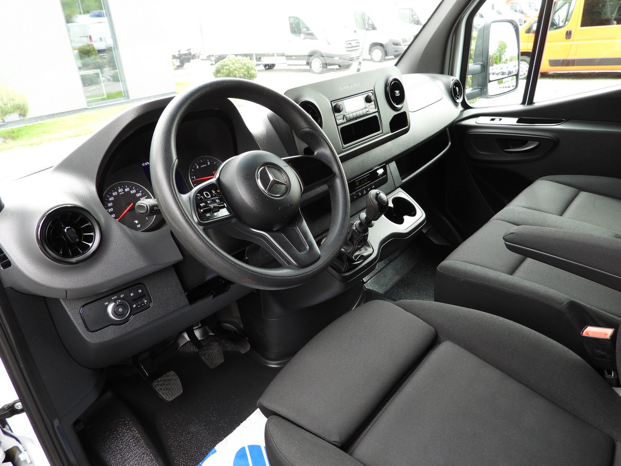 MERCEDES SPRINTER 519 TARPAULIN 8 PALLETS WEBASTO CRUISE CONTROL TWIN WHEELS AIR CONDITIONING 190HP - Autoutilitară cu prelată: Foto 2 MERCEDES SPRINTER 519 TARPAULIN 8 PALLETS WEBASTO CRUISE CONTROL TWIN WHEELS AIR CONDITIONING 190HP - Autoutilitară cu prelată: Foto 2