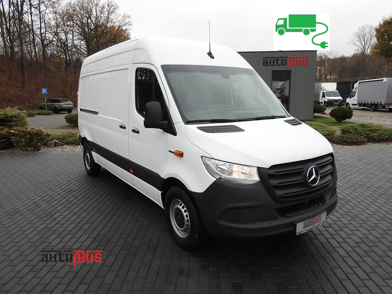 MERCEDES eSprinter NEW ELECTRIC VAN AUTOMATIC TRANSMISSION  GUARANTEE  95HP - Dubă, Autoutilitară electrică: Foto 1 MERCEDES eSprinter NEW ELECTRIC VAN AUTOMATIC TRANSMISSION  GUARANTEE  95HP - Dubă, Autoutilitară electrică: Foto 1