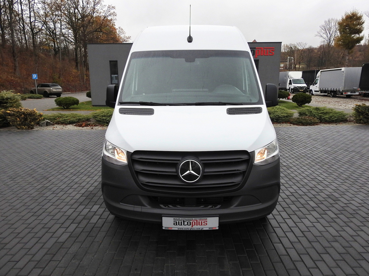 MERCEDES eSprinter NEW ELECTRIC VAN AUTOMATIC TRANSMISSION  GUARANTEE  95HP - Dubă, Autoutilitară electrică: Foto 5 MERCEDES eSprinter NEW ELECTRIC VAN AUTOMATIC TRANSMISSION  GUARANTEE  95HP - Dubă, Autoutilitară electrică: Foto 5