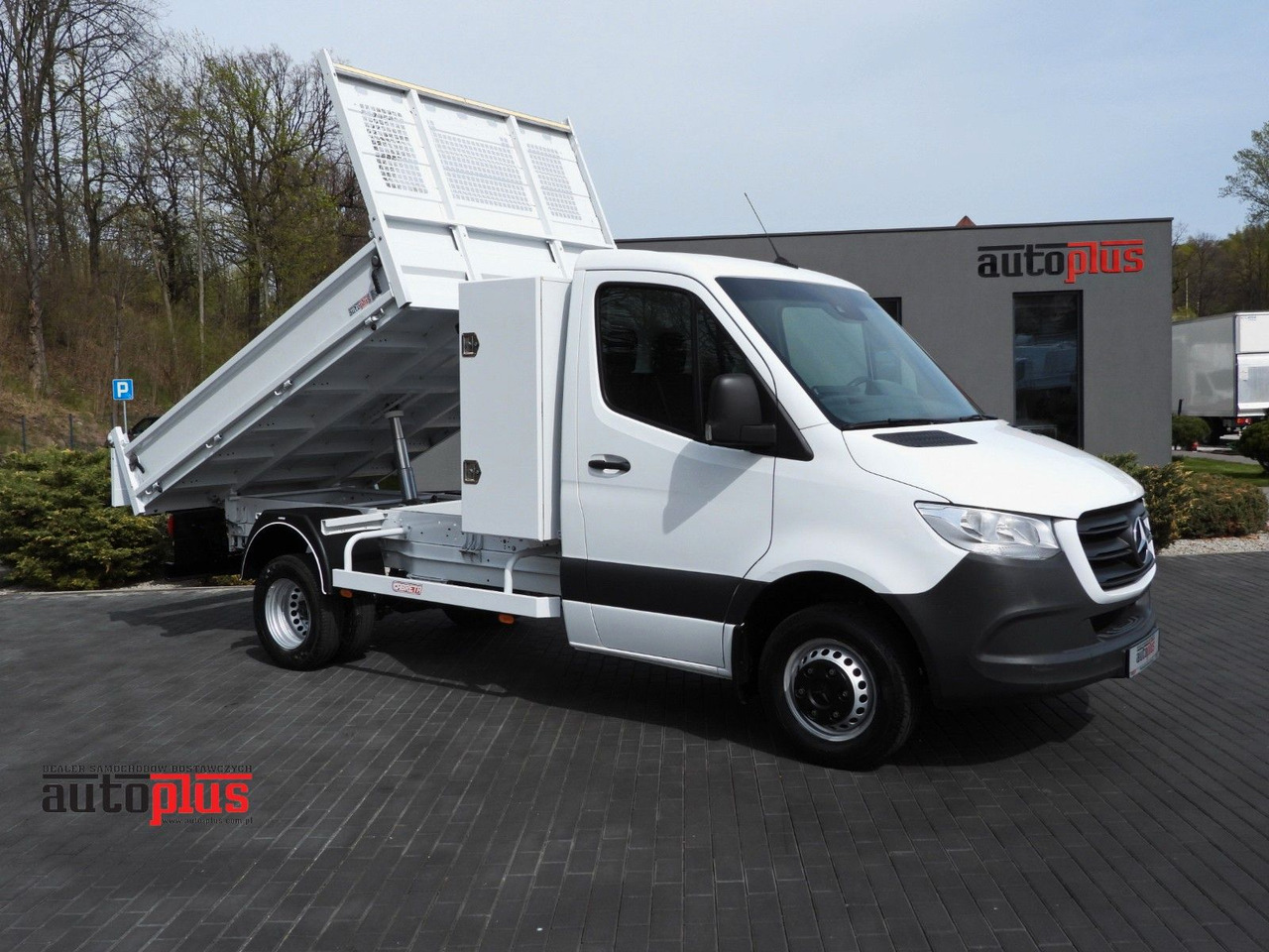 Mercedes-Benz SPRINTER 516 KIPPER TEMPOMAT ZWILLINGSRÄDER - Autoutilitară basculantă: Foto 1 Mercedes-Benz SPRINTER 516 KIPPER TEMPOMAT ZWILLINGSRÄDER - Autoutilitară basculantă: Foto 1