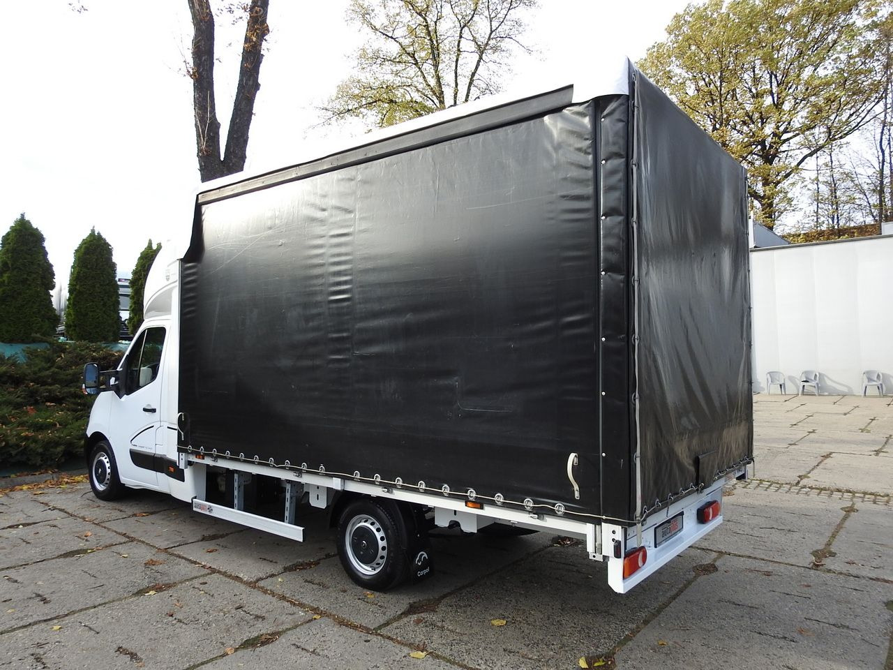 Autoutilitară cu prelată OPEL MOVANO TARPAULIN 10 PALLETS WEBASTO CRUISE CONTROL LED LIGHTS PNEUMATICS AIR CONDITIONING 165HP: Foto 10 Autoutilitară cu prelată OPEL MOVANO TARPAULIN 10 PALLETS WEBASTO CRUISE CONTROL LED LIGHTS PNEUMATICS AIR CONDITIONING 165HP: Foto 10