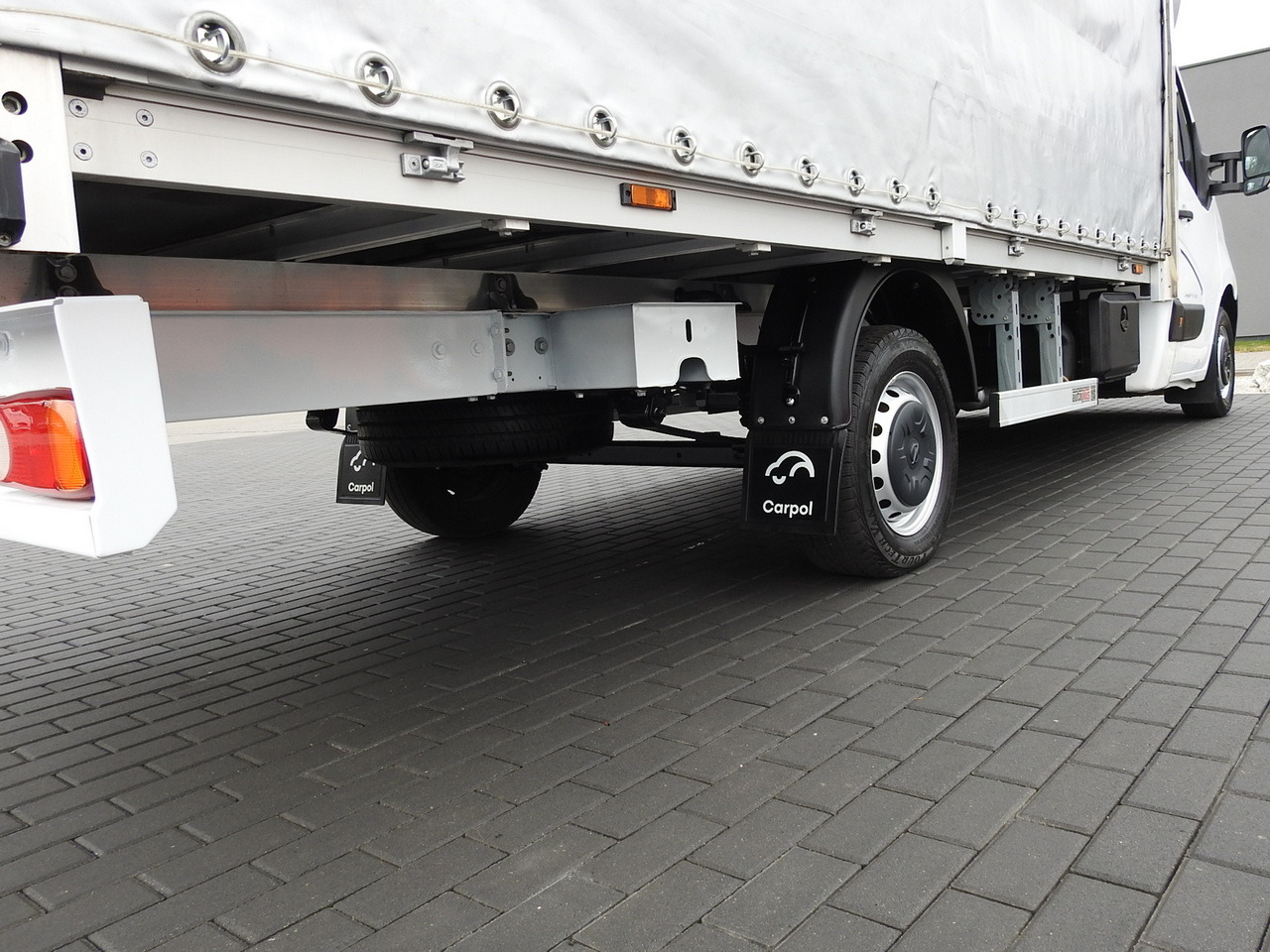 Autoutilitară cu prelată OPEL MOVANO  TARPAULIN 8 PALLETS WEBASTO CRUISE CONTROL LED LIGHTS PNEUMATICS AIR CONDITIONING  165HP: Foto 17