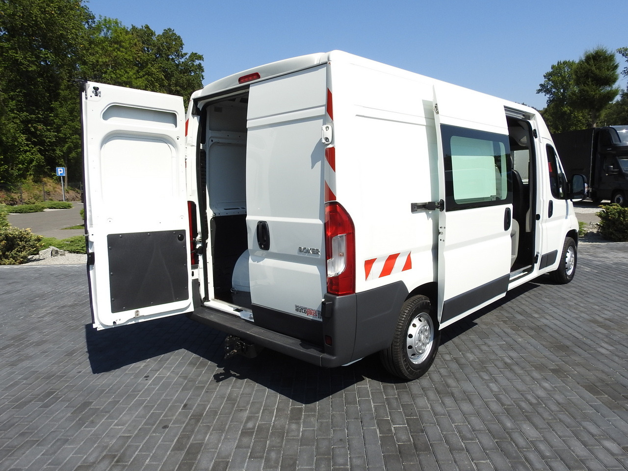 PEUGEOT BOXER BOX DELIVERY VAN 7 SEATS 110HP - Dubă: Foto 3 PEUGEOT BOXER BOX DELIVERY VAN 7 SEATS 110HP - Dubă: Foto 3