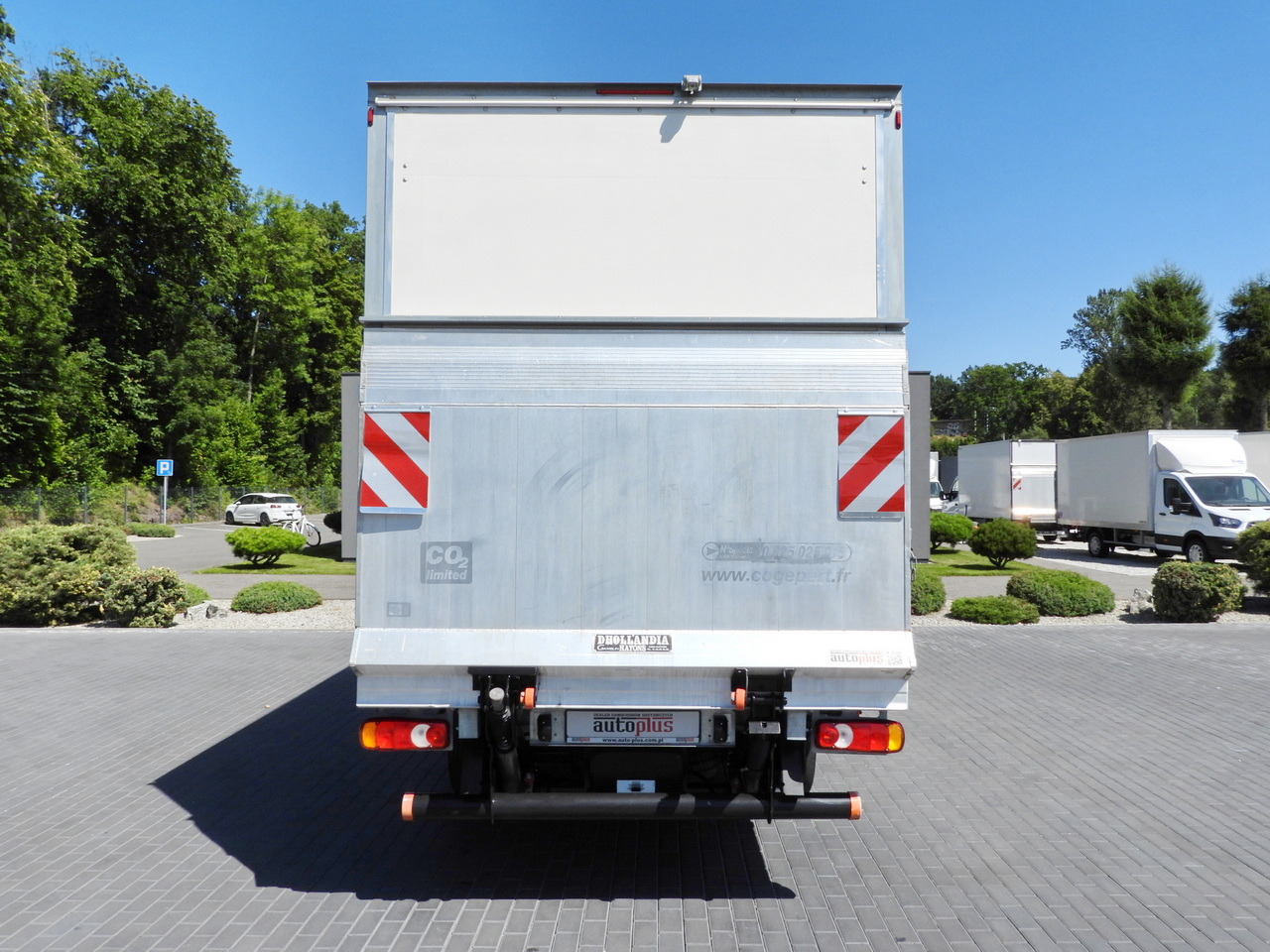 Autoutilitară box PEUGEOT BOXER BOX LIFT 8 PALLETS CRUISE CONTROL AIR CONDITIONING 130HP: Foto 10 Autoutilitară box PEUGEOT BOXER BOX LIFT 8 PALLETS CRUISE CONTROL AIR CONDITIONING 130HP: Foto 10