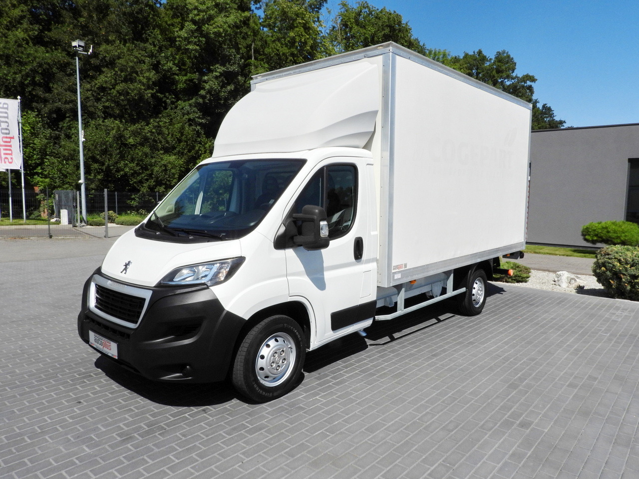 Autoutilitară box PEUGEOT BOXER BOX LIFT 8 PALLETS CRUISE CONTROL AIR CONDITIONING 130HP: Foto 6 Autoutilitară box PEUGEOT BOXER BOX LIFT 8 PALLETS CRUISE CONTROL AIR CONDITIONING 130HP: Foto 6