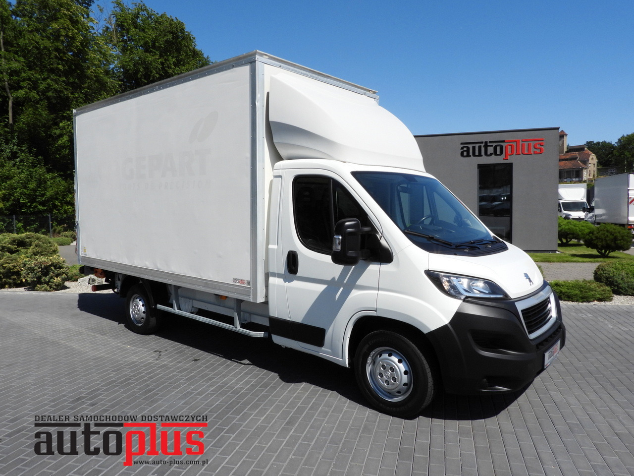 PEUGEOT BOXER BOX LIFT 8 PALLETS CRUISE CONTROL AIR CONDITIONING 130HP - Autoutilitară box: Foto 1 PEUGEOT BOXER BOX LIFT 8 PALLETS CRUISE CONTROL AIR CONDITIONING 130HP - Autoutilitară box: Foto 1
