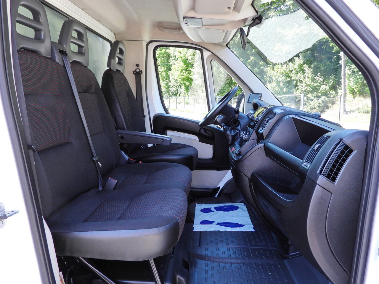 Autoutilitară box PEUGEOT BOXER BOX LIFT 8 PALLETS CRUISE CONTROL AIR CONDITIONING 130HP: Foto 37 Autoutilitară box PEUGEOT BOXER BOX LIFT 8 PALLETS CRUISE CONTROL AIR CONDITIONING 130HP: Foto 37