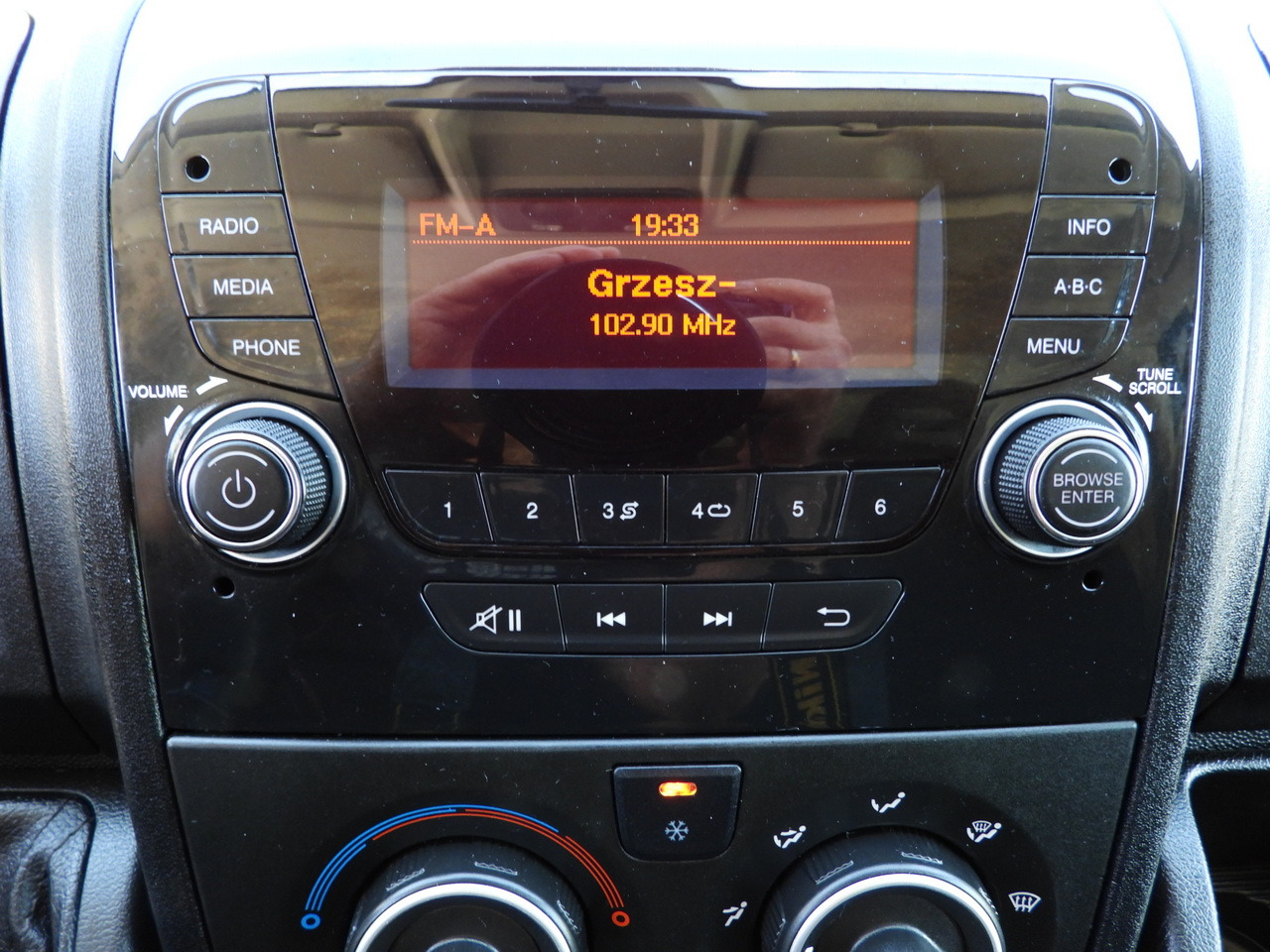 Autoutilitară box PEUGEOT BOXER BOX LIFT 8 PALLETS CRUISE CONTROL AIR CONDITIONING 130HP: Foto 32 Autoutilitară box PEUGEOT BOXER BOX LIFT 8 PALLETS CRUISE CONTROL AIR CONDITIONING 130HP: Foto 32