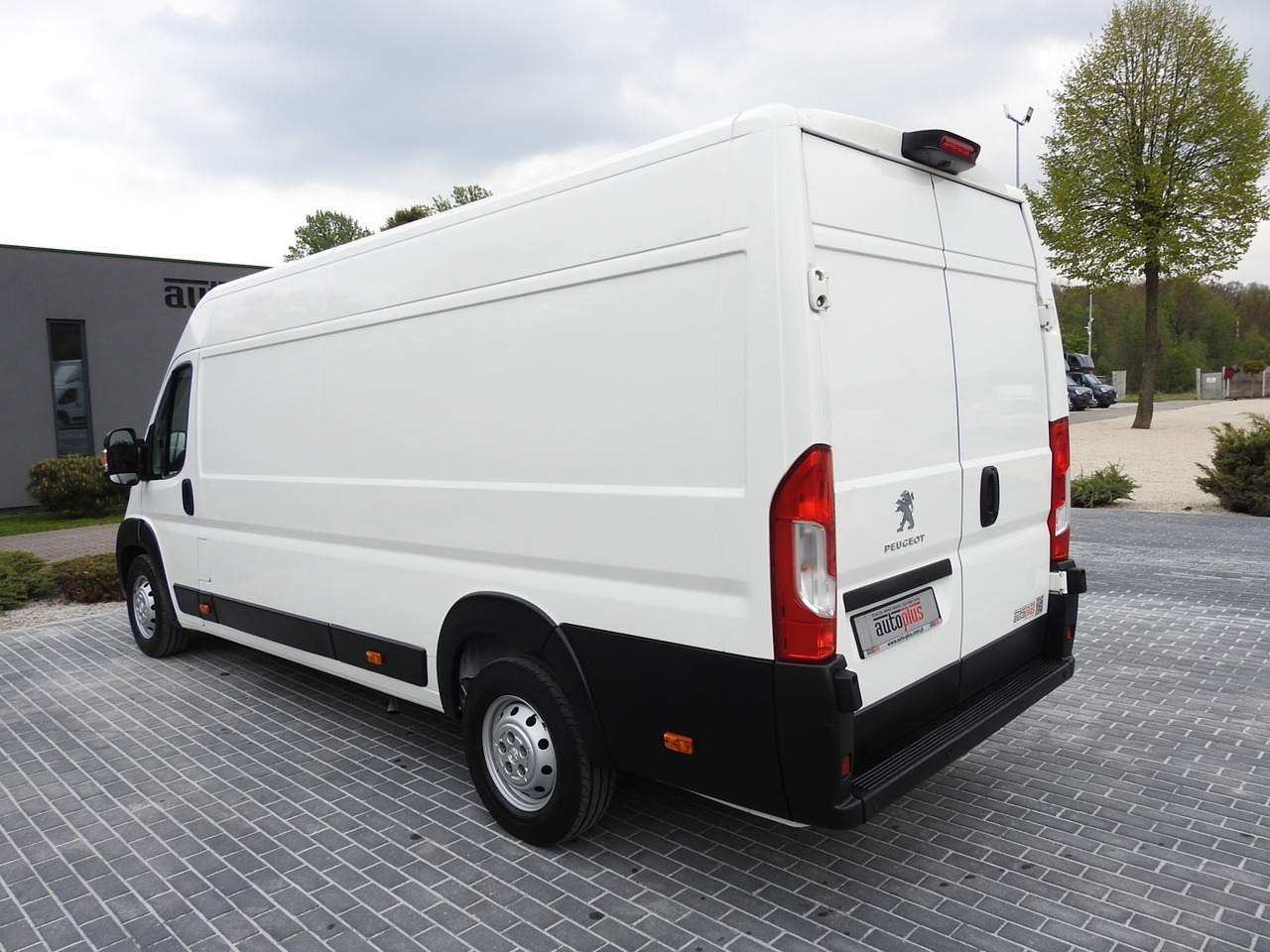 Autoutilitară frigorifica PEUGEOT BOXER REFRIGERATOR VAN 0*C CRUISE CONTROL NAVIGATION AIR CONDITIONING  135HP: Foto 10 Autoutilitară frigorifica PEUGEOT BOXER REFRIGERATOR VAN 0*C CRUISE CONTROL NAVIGATION AIR CONDITIONING  135HP: Foto 10