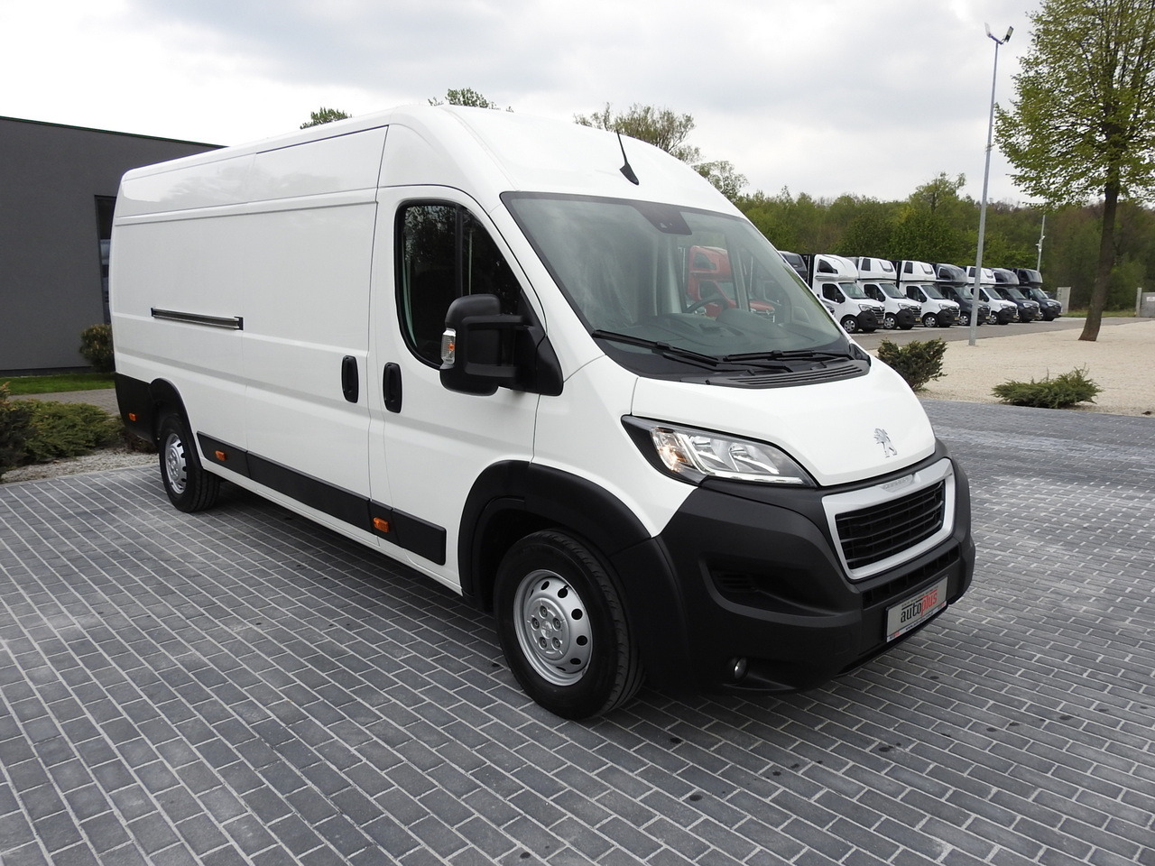 PEUGEOT BOXER REFRIGERATOR VAN 0*C CRUISE CONTROL NAVIGATION AIR CONDITIONING  135HP - Autoutilitară frigorifica: Foto 4 PEUGEOT BOXER REFRIGERATOR VAN 0*C CRUISE CONTROL NAVIGATION AIR CONDITIONING  135HP - Autoutilitară frigorifica: Foto 4