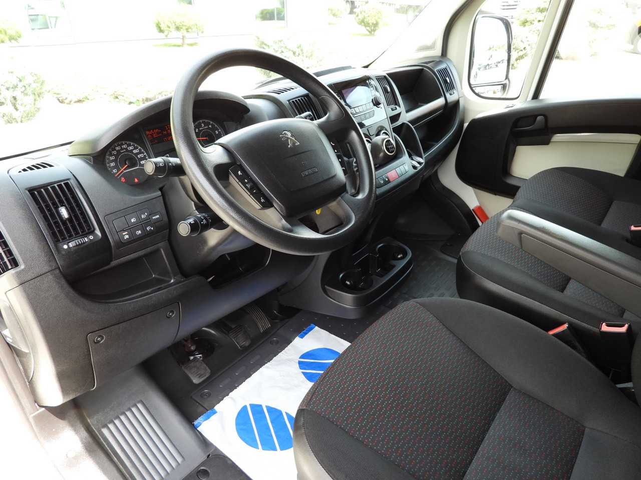 PEUGEOT BOXER REFRIGERATOR VAN -10*C CRUISE CONTROL AIR CONDITIONING 130HP - Autoutilitară frigorifica: Foto 2 PEUGEOT BOXER REFRIGERATOR VAN -10*C CRUISE CONTROL AIR CONDITIONING 130HP - Autoutilitară frigorifica: Foto 2