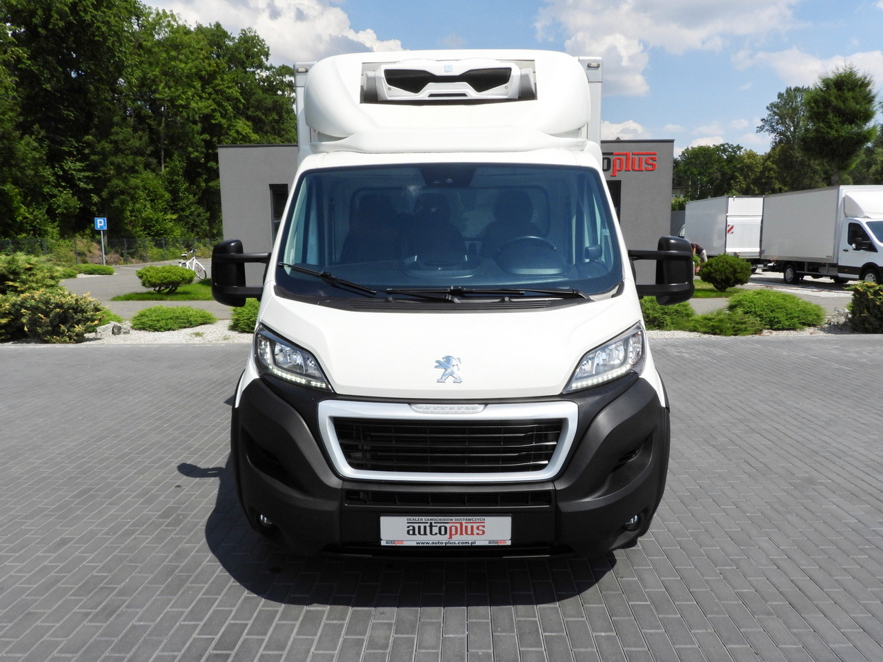 PEUGEOT BOXER REGRIGERATOR BOX 0*C 8 PALLETS CRUISE CONTROL LED LIGHTS AIR CONDITIONING 165HP - Autoutilitară frigorifica: Foto 5 PEUGEOT BOXER REGRIGERATOR BOX 0*C 8 PALLETS CRUISE CONTROL LED LIGHTS AIR CONDITIONING 165HP - Autoutilitară frigorifica: Foto 5