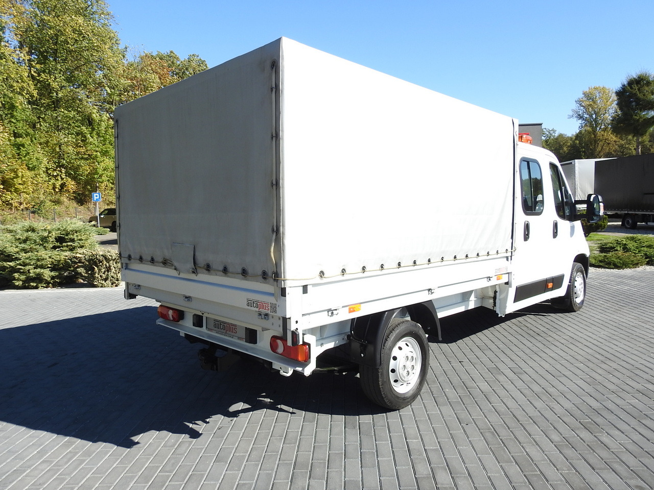 PEUGEOT BOXER STAKE BODY DOUBLE CABIN DOKA 7 SEATS AIR CONDITIONING 140HP - Autoutilitară cu platformă: Foto 3 PEUGEOT BOXER STAKE BODY DOUBLE CABIN DOKA 7 SEATS AIR CONDITIONING 140HP - Autoutilitară cu platformă: Foto 3
