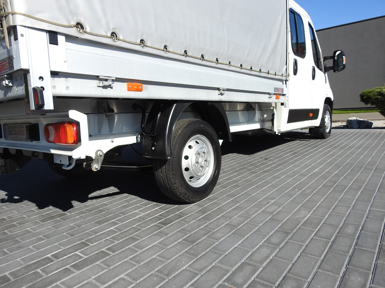 Leasing de PEUGEOT BOXER STAKE BODY DOUBLE CABIN DOKA 7 SEATS AIR CONDITIONING 140HP PEUGEOT BOXER STAKE BODY DOUBLE CABIN DOKA 7 SEATS AIR CONDITIONING 140HP: Foto 17 Leasing de PEUGEOT BOXER STAKE BODY DOUBLE CABIN DOKA 7 SEATS AIR CONDITIONING 140HP PEUGEOT BOXER STAKE BODY DOUBLE CABIN DOKA 7 SEATS AIR CONDITIONING 140HP: Foto 17