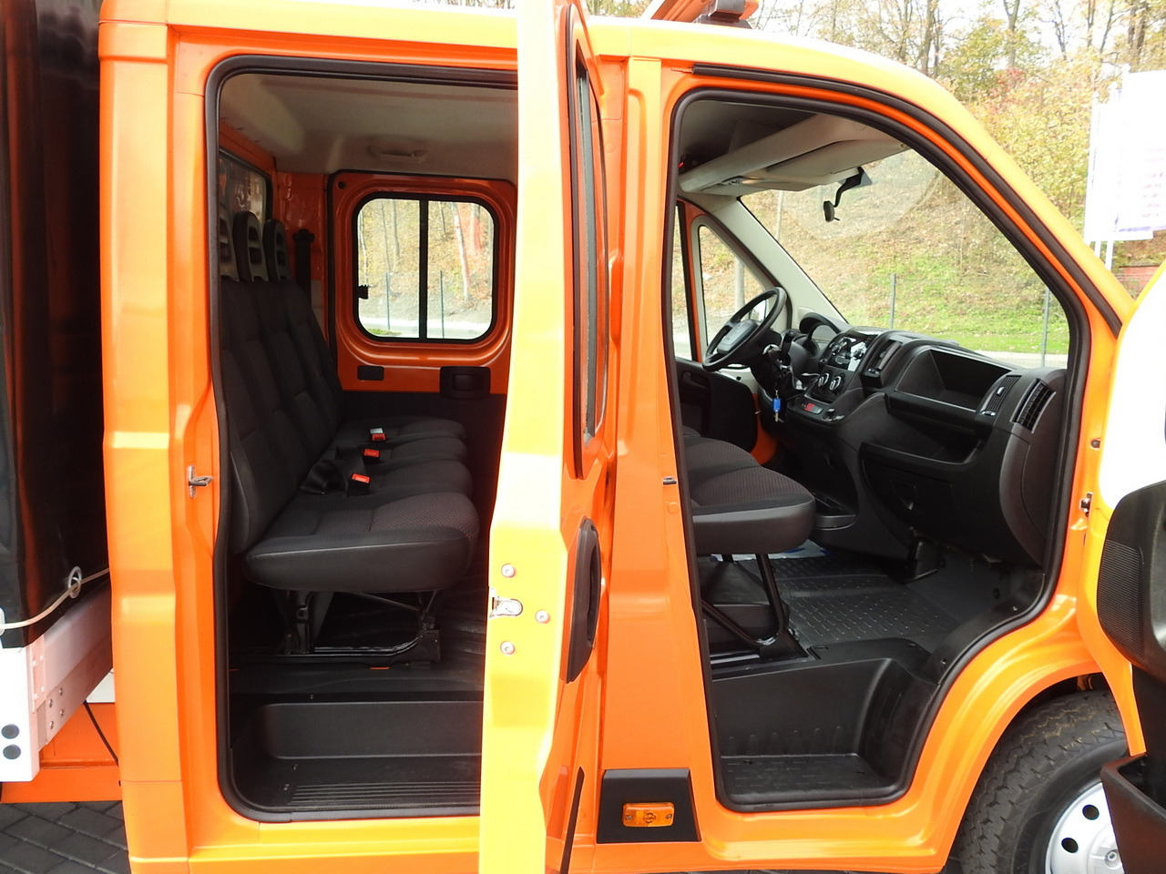 Autoutilitară cu platformă PEUGEOT BOXER STAKE BODY TARPAULIN DOUBLE CABIN DOKA 7 SEATS AIR CONDITIONING PNEUMATICS  140HP: Foto 35