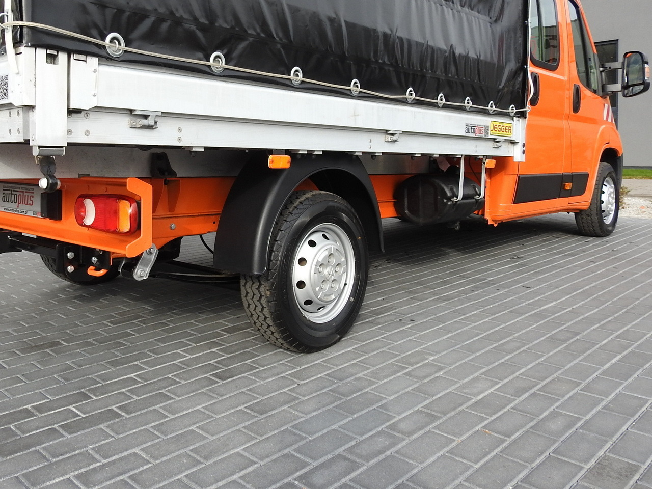 Autoutilitară cu platformă PEUGEOT BOXER STAKE BODY TARPAULIN DOUBLE CABIN DOKA 7 SEATS AIR CONDITIONING PNEUMATICS  140HP: Foto 16