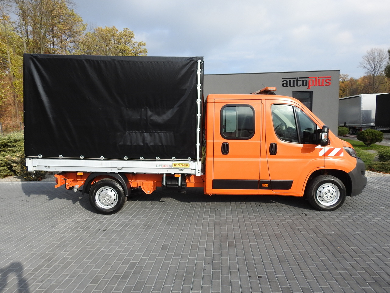 Autoutilitară cu platformă PEUGEOT BOXER STAKE BODY TARPAULIN DOUBLE CABIN DOKA 7 SEATS AIR CONDITIONING PNEUMATICS  140HP: Foto 7