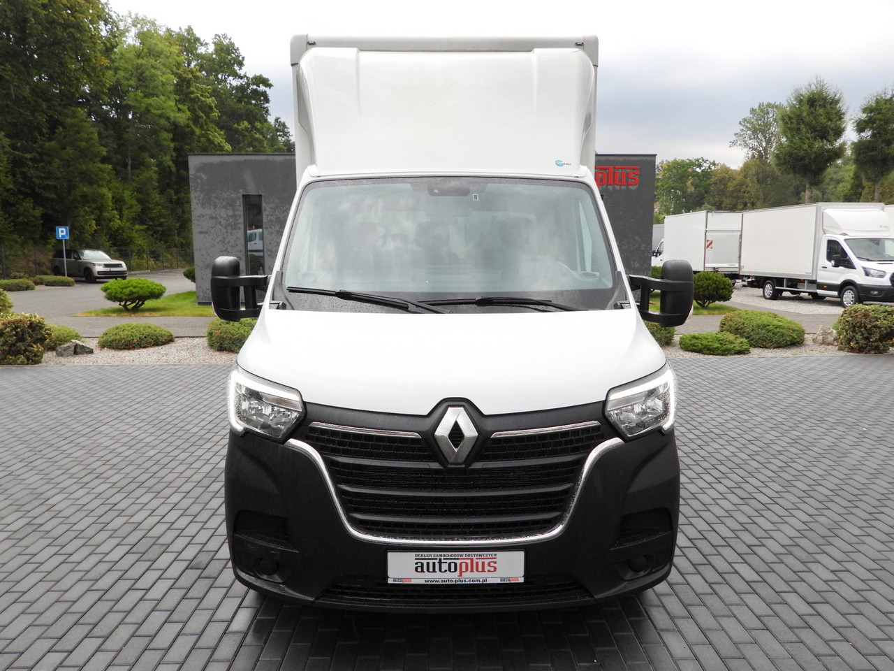 RENAULT MASTER BOX LIFT 8 PALLETS CRUISE CONTROL LED LIGHTS AIR CONDITIONING 145HP - Autoutilitară box: Foto 5 RENAULT MASTER BOX LIFT 8 PALLETS CRUISE CONTROL LED LIGHTS AIR CONDITIONING 145HP - Autoutilitară box: Foto 5