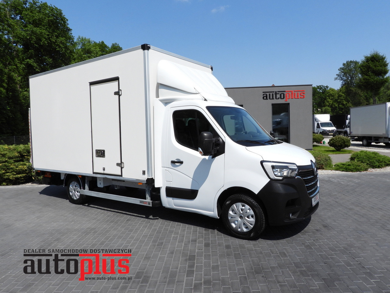 RENAULT MASTER BOX LIFT 8 PALLETS CRUISE CONTROL LED LIGHTS AIR CONDITIONING 165HP - Autoutilitară box: Foto 1 RENAULT MASTER BOX LIFT 8 PALLETS CRUISE CONTROL LED LIGHTS AIR CONDITIONING 165HP - Autoutilitară box: Foto 1