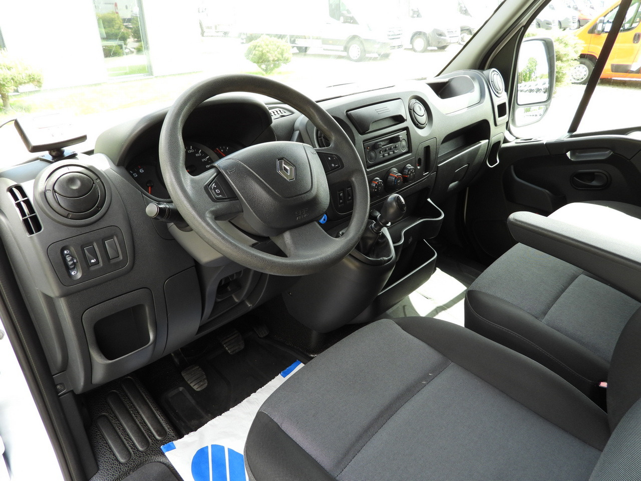 RENAULT MASTER REFRIGERATOR VAN -20*C POWER SUPPLY 230V CRUISE CONTROL AIR CONDITIONING 145HP - Autoutilitară frigorifica: Foto 2 RENAULT MASTER REFRIGERATOR VAN -20*C POWER SUPPLY 230V CRUISE CONTROL AIR CONDITIONING 145HP - Autoutilitară frigorifica: Foto 2