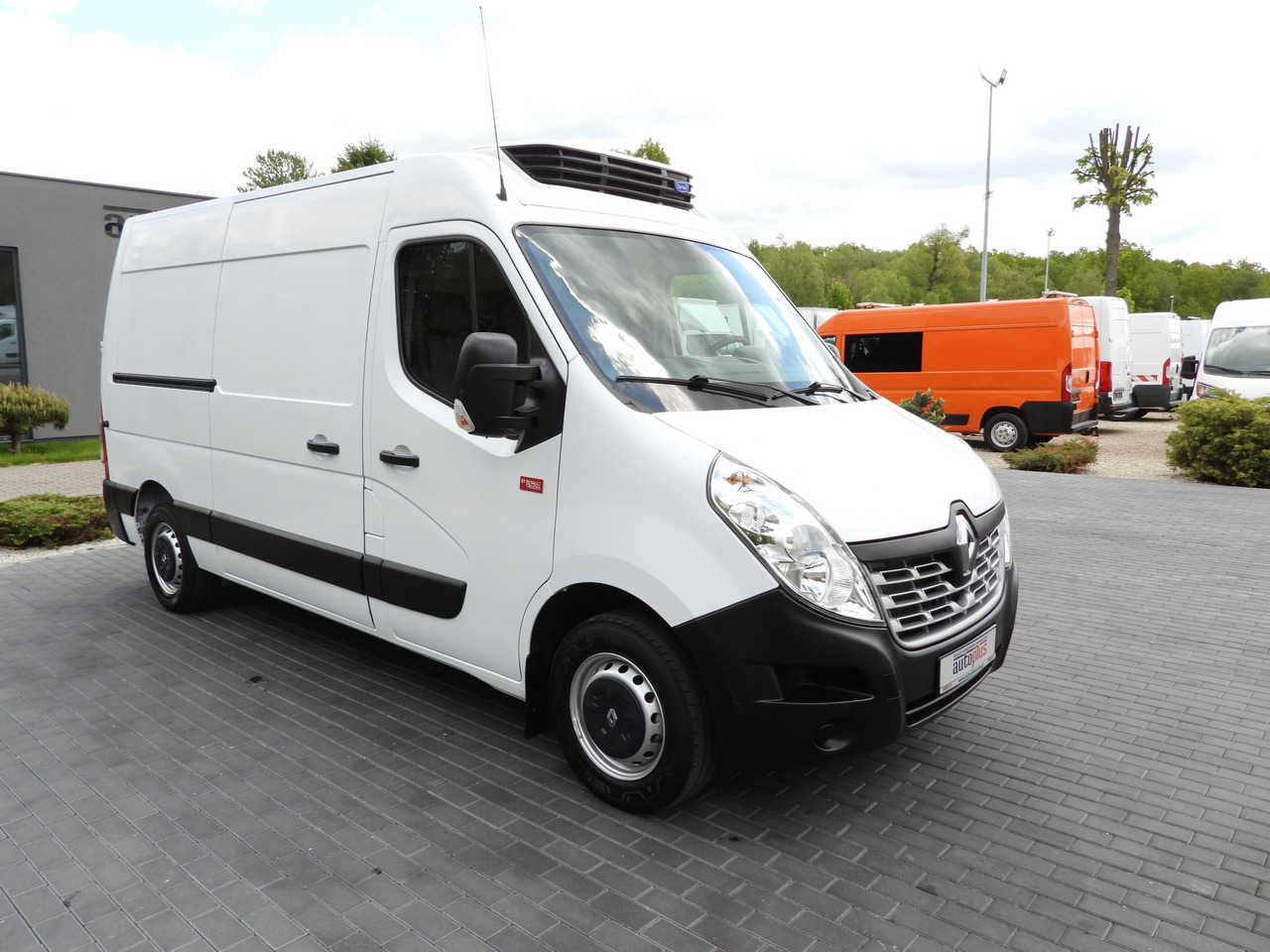 RENAULT MASTER REFRIGERATOR VAN -20*C POWER SUPPLY 230V CRUISE CONTROL AIR CONDITIONING 145HP - Autoutilitară frigorifica: Foto 4 RENAULT MASTER REFRIGERATOR VAN -20*C POWER SUPPLY 230V CRUISE CONTROL AIR CONDITIONING 145HP - Autoutilitară frigorifica: Foto 4