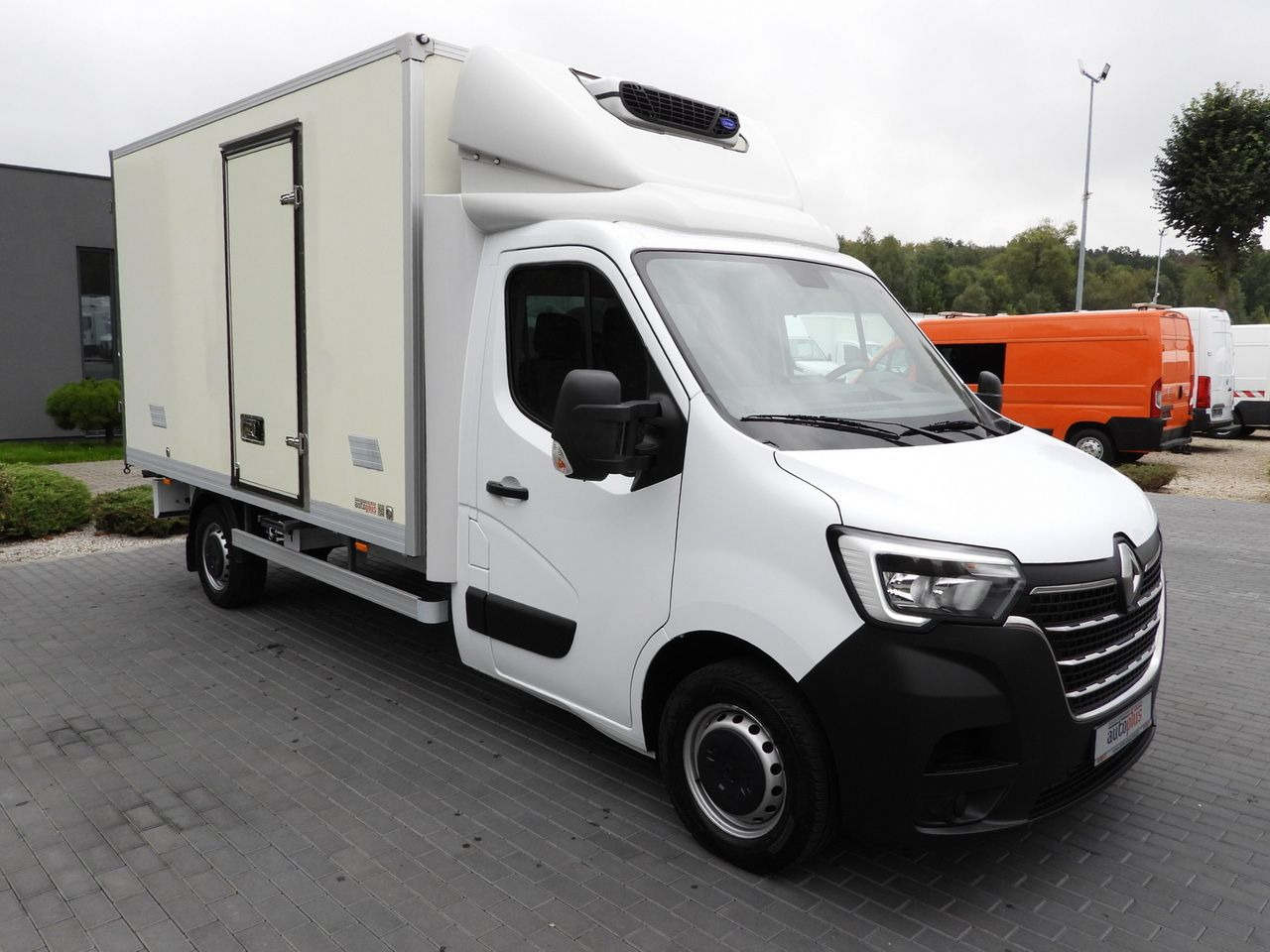 RENAULT MASTER REGRIGERATOR BOX 0*C LED LIGHTS AIR CONDITIONING 165HP - Autoutilitară frigorifica: Foto 4 RENAULT MASTER REGRIGERATOR BOX 0*C LED LIGHTS AIR CONDITIONING 165HP - Autoutilitară frigorifica: Foto 4