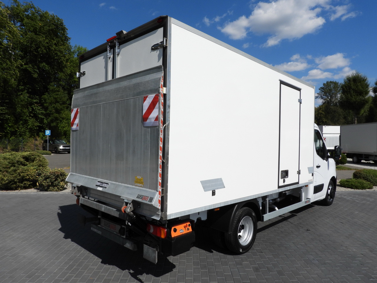 RENAULT MASTER REGRIGERATOR BOX 0*C LIFT 8 PALLETS POWER SUPPLY 230V CRUISE CONTROL LED LIGHTS TWIN WHEELS AIR CONDITIONING 165HP - Autoutilitară frigorifica: Foto 3 RENAULT MASTER REGRIGERATOR BOX 0*C LIFT 8 PALLETS POWER SUPPLY 230V CRUISE CONTROL LED LIGHTS TWIN WHEELS AIR CONDITIONING 165HP - Autoutilitară frigorifica: Foto 3