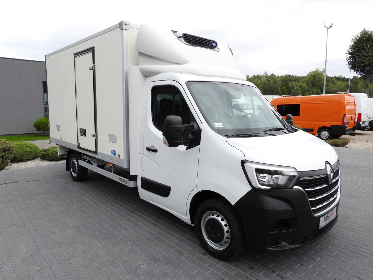 RENAULT MASTER REGRIGERATOR BOX 1*C LED LIGHTS AIR CONDITIONING 165HP - Autoutilitară frigorifica: Foto 4 RENAULT MASTER REGRIGERATOR BOX 1*C LED LIGHTS AIR CONDITIONING 165HP - Autoutilitară frigorifica: Foto 4