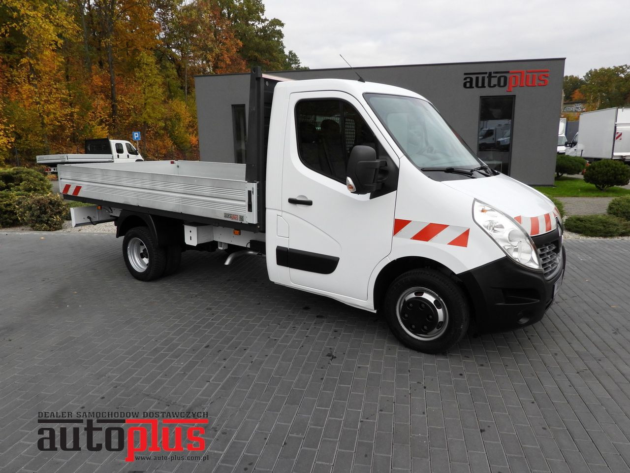 RENAULT MASTER STAKE BODY CRUISE CONTROL NAVIGATION TWIN WHEELS AIR CONDITIONING 130HP - Autoutilitară cu platformă: Foto 1 RENAULT MASTER STAKE BODY CRUISE CONTROL NAVIGATION TWIN WHEELS AIR CONDITIONING 130HP - Autoutilitară cu platformă: Foto 1