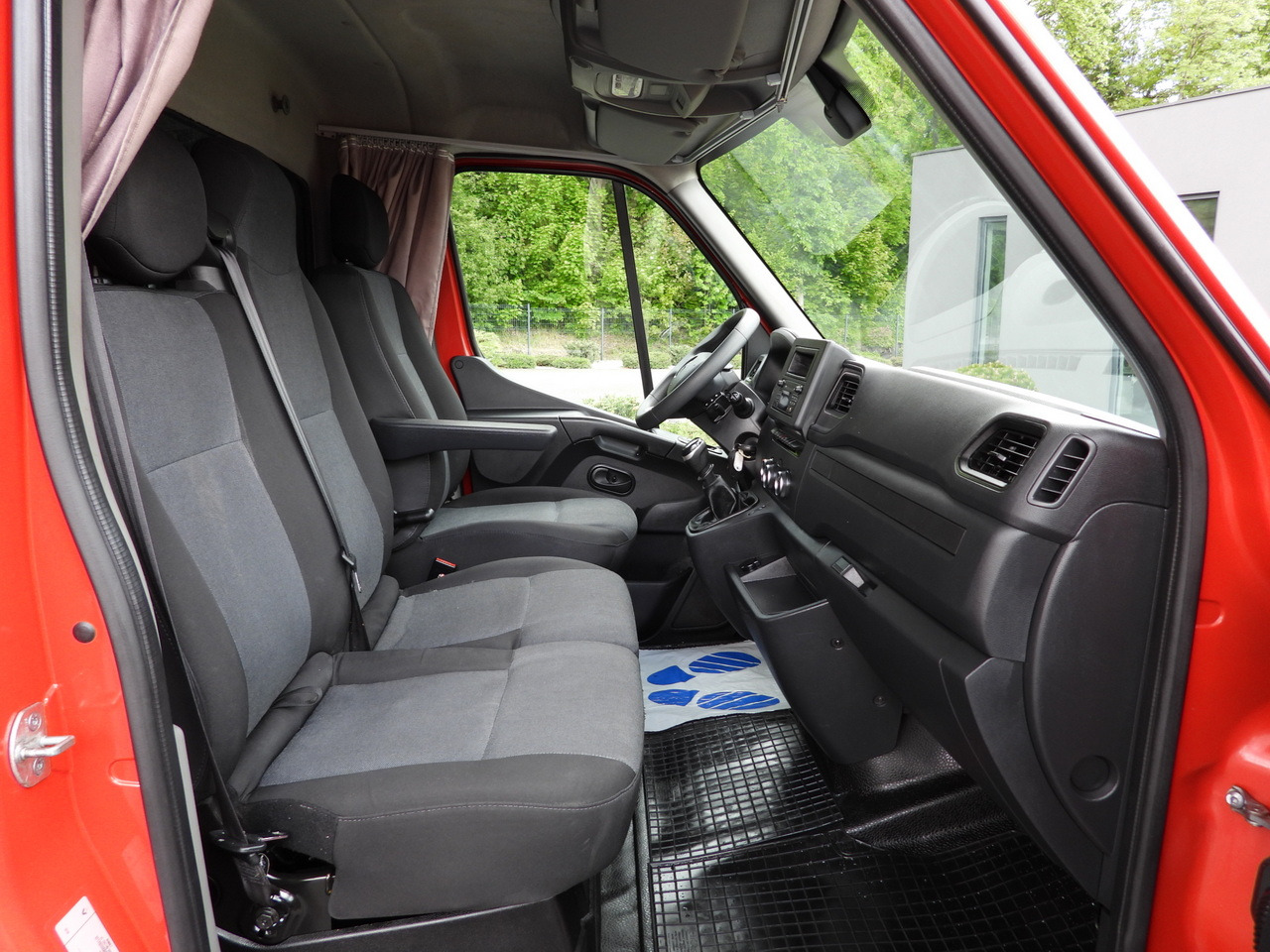 Autoutilitară cu prelată RENAULT MASTER TARPAULIN 10 PALLETS WEBASTO CRUISE CONTROL LED LIGHTS PNEUMATICS AIR CONDITIONING 165HP: Foto 36 Autoutilitară cu prelată RENAULT MASTER TARPAULIN 10 PALLETS WEBASTO CRUISE CONTROL LED LIGHTS PNEUMATICS AIR CONDITIONING 165HP: Foto 36