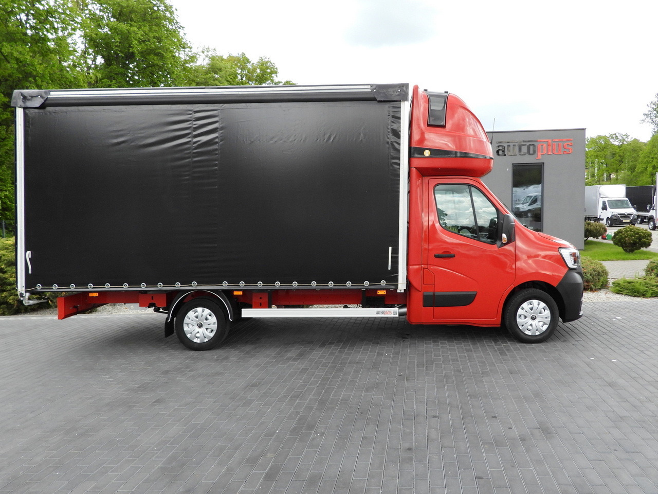 Autoutilitară cu prelată RENAULT MASTER TARPAULIN 10 PALLETS WEBASTO CRUISE CONTROL LED LIGHTS PNEUMATICS AIR CONDITIONING 165HP: Foto 7 Autoutilitară cu prelată RENAULT MASTER TARPAULIN 10 PALLETS WEBASTO CRUISE CONTROL LED LIGHTS PNEUMATICS AIR CONDITIONING 165HP: Foto 7
