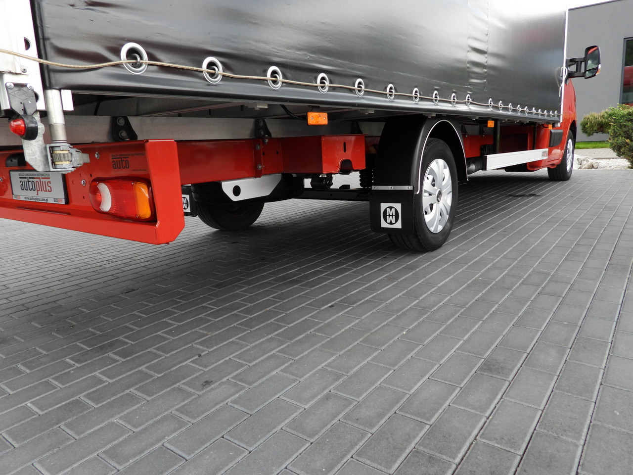 Autoutilitară cu prelată RENAULT MASTER TARPAULIN 10 PALLETS WEBASTO CRUISE CONTROL LED LIGHTS PNEUMATICS AIR CONDITIONING 165HP: Foto 17 Autoutilitară cu prelată RENAULT MASTER TARPAULIN 10 PALLETS WEBASTO CRUISE CONTROL LED LIGHTS PNEUMATICS AIR CONDITIONING 165HP: Foto 17