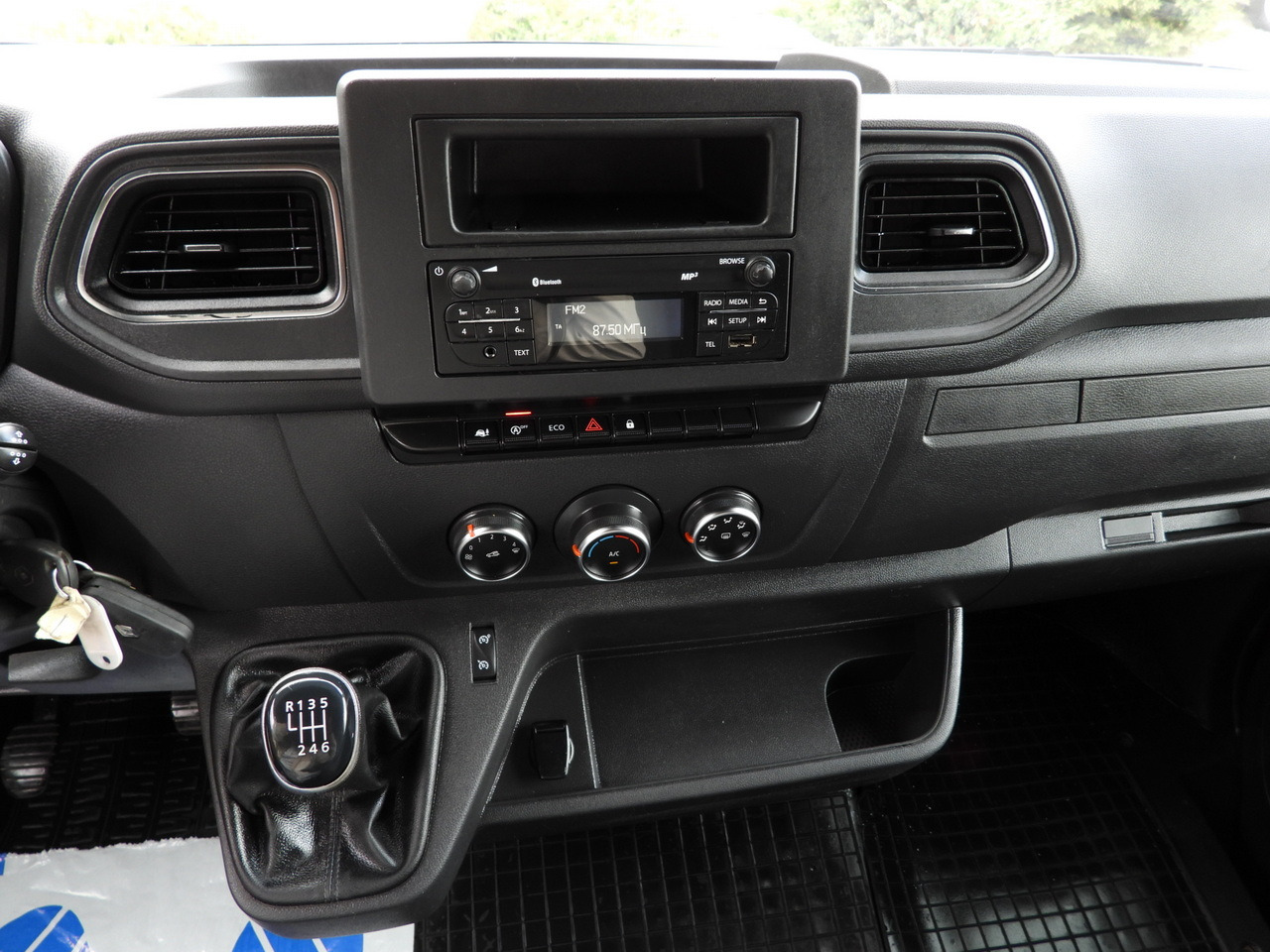 Autoutilitară cu prelată RENAULT MASTER TARPAULIN 10 PALLETS WEBASTO CRUISE CONTROL LED LIGHTS PNEUMATICS AIR CONDITIONING 165HP: Foto 33 Autoutilitară cu prelată RENAULT MASTER TARPAULIN 10 PALLETS WEBASTO CRUISE CONTROL LED LIGHTS PNEUMATICS AIR CONDITIONING 165HP: Foto 33