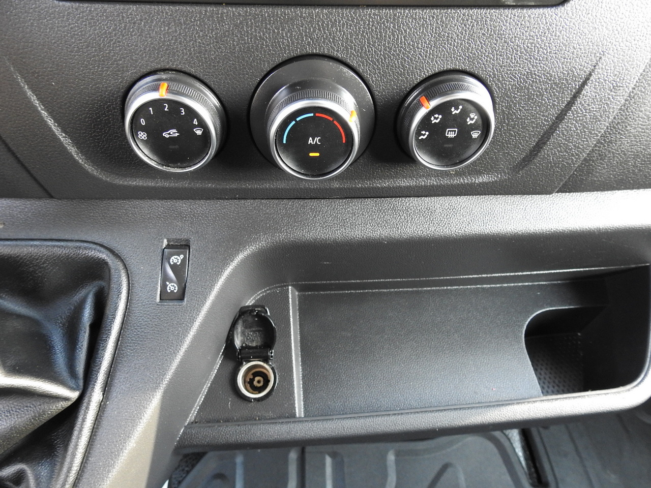 Autoutilitară cu prelată RENAULT MASTER  TARPAULIN 10 PALLETS WEBASTO CRUISE CONTROL LED LIGHTS PNEUMATICS AIR CONDITIONING  165HP: Foto 36