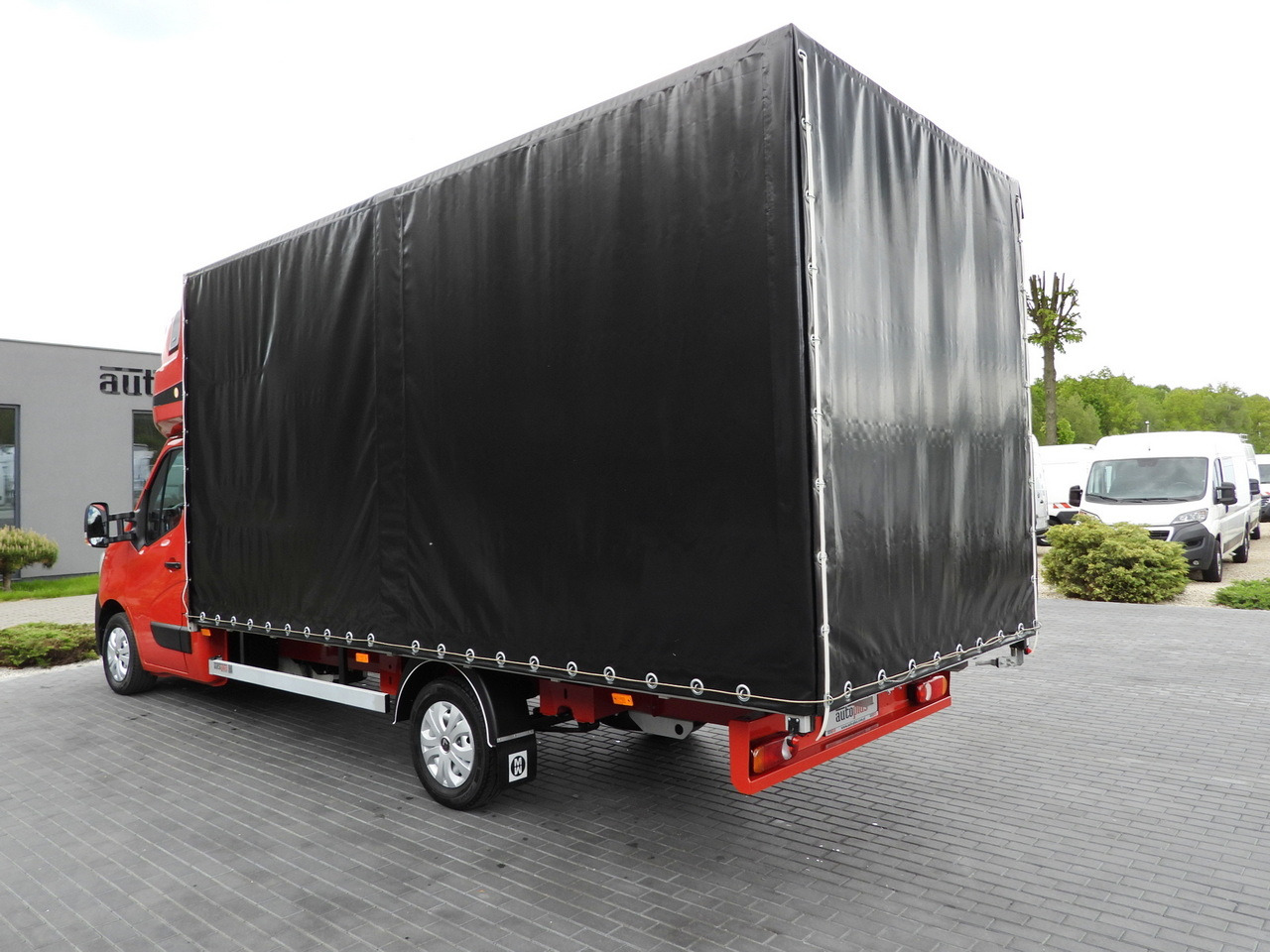 Autoutilitară cu prelată RENAULT MASTER TARPAULIN 10 PALLETS WEBASTO CRUISE CONTROL LED LIGHTS PNEUMATICS AIR CONDITIONING 165HP: Foto 10 Autoutilitară cu prelată RENAULT MASTER TARPAULIN 10 PALLETS WEBASTO CRUISE CONTROL LED LIGHTS PNEUMATICS AIR CONDITIONING 165HP: Foto 10