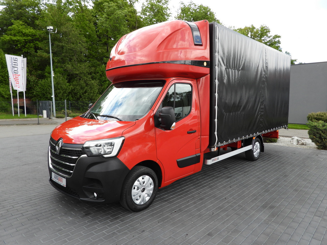 Autoutilitară cu prelată RENAULT MASTER TARPAULIN 10 PALLETS WEBASTO CRUISE CONTROL LED LIGHTS PNEUMATICS AIR CONDITIONING 165HP: Foto 6 Autoutilitară cu prelată RENAULT MASTER TARPAULIN 10 PALLETS WEBASTO CRUISE CONTROL LED LIGHTS PNEUMATICS AIR CONDITIONING 165HP: Foto 6