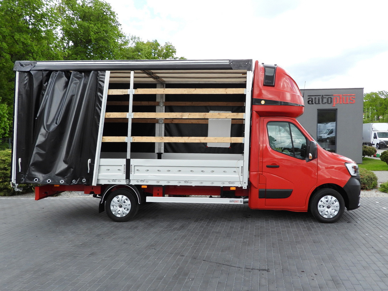 Autoutilitară cu prelată RENAULT MASTER TARPAULIN 10 PALLETS WEBASTO CRUISE CONTROL LED LIGHTS PNEUMATICS AIR CONDITIONING 165HP: Foto 8 Autoutilitară cu prelată RENAULT MASTER TARPAULIN 10 PALLETS WEBASTO CRUISE CONTROL LED LIGHTS PNEUMATICS AIR CONDITIONING 165HP: Foto 8