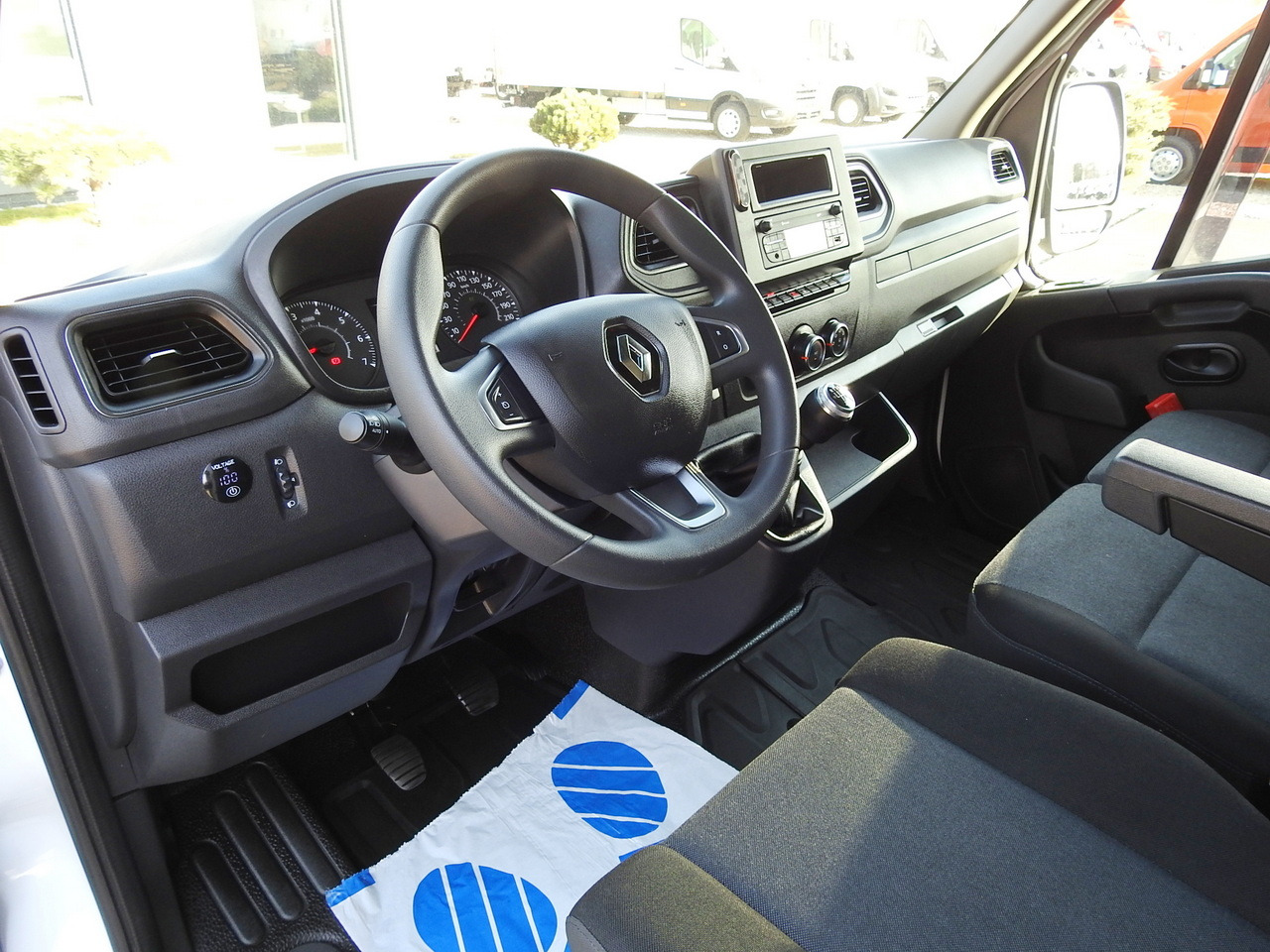 RENAULT MASTER TARPAULIN 10 PALLETS WEBASTO CRUISE CONTROL LED LIGHTS PNEUMATICS AIR CONDITIONING 165HP - Autoutilitară cu prelată: Foto 2 RENAULT MASTER TARPAULIN 10 PALLETS WEBASTO CRUISE CONTROL LED LIGHTS PNEUMATICS AIR CONDITIONING 165HP - Autoutilitară cu prelată: Foto 2