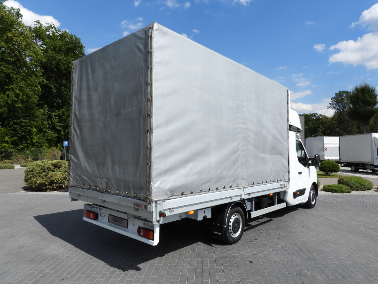 RENAULT MASTER TARPAULIN 8 PALLETS WEBASTO CRUISE CONTROL LED LIGHTS PNEUMATICS AIR CONDITIONING 165HP - Autoutilitară cu prelată: Foto 3 RENAULT MASTER TARPAULIN 8 PALLETS WEBASTO CRUISE CONTROL LED LIGHTS PNEUMATICS AIR CONDITIONING 165HP - Autoutilitară cu prelată: Foto 3
