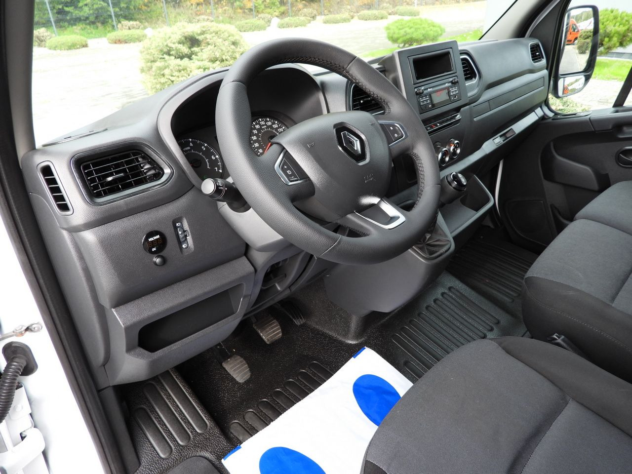 RENAULT MASTER TARPAULIN LIFT 10 PALLETS CRUISE CONTROL LED LIGHTS AIR CONDITIONING 165HP - Autoutilitară cu prelată: Foto 2 RENAULT MASTER TARPAULIN LIFT 10 PALLETS CRUISE CONTROL LED LIGHTS AIR CONDITIONING 165HP - Autoutilitară cu prelată: Foto 2