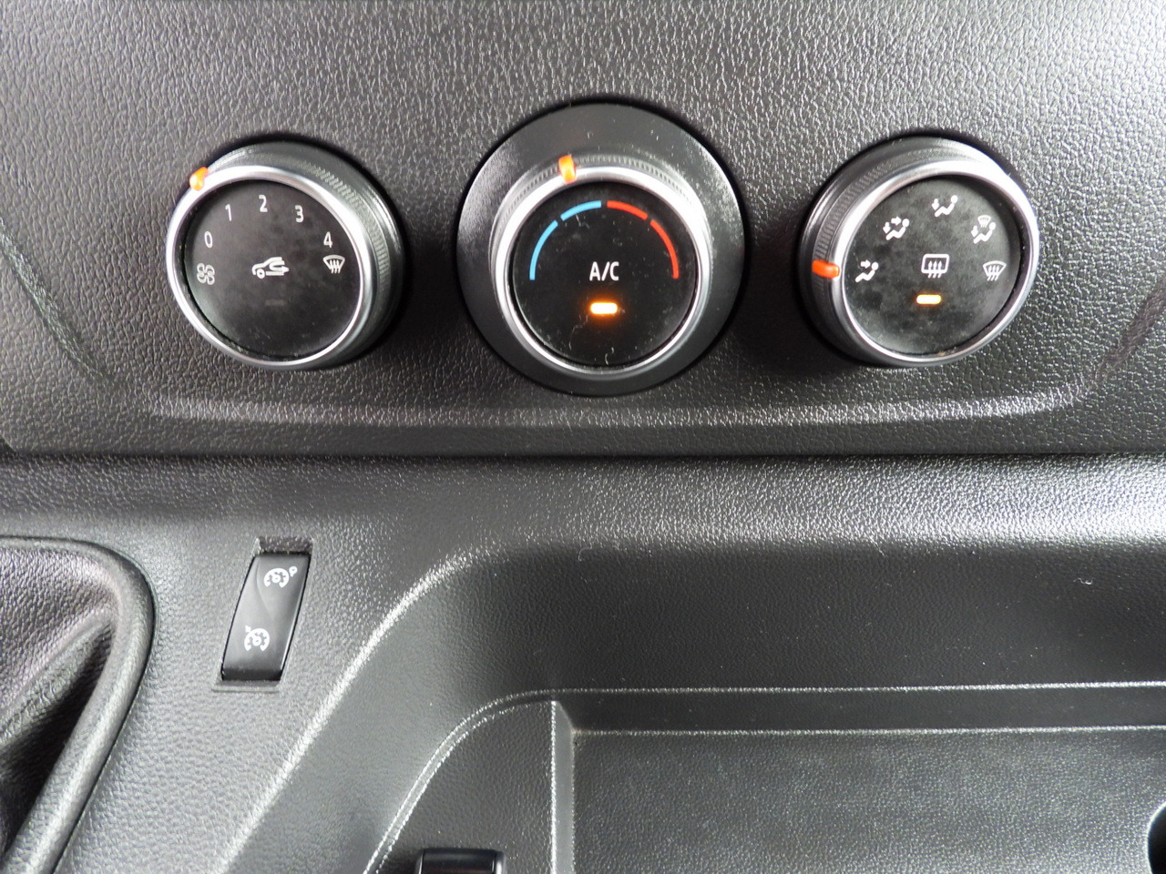 Autoutilitară cu prelată RENAULT MASTER TARPAULIN LIFT 10 PALLETS WEBASTO CRUISE CONTROL LED LIGHTS AIR CONDITIONING  165HP: Foto 44