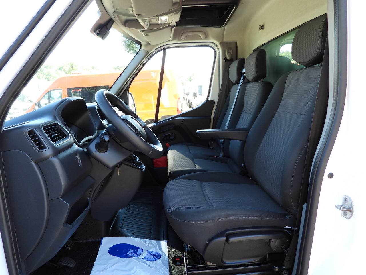 Autoutilitară cu prelată RENAULT MASTER TARPAULIN LIFT 10 PALLETS WEBASTO CRUISE CONTROL LED LIGHTS PNEUMATICS AIR CONDITIONING  165HP: Foto 27