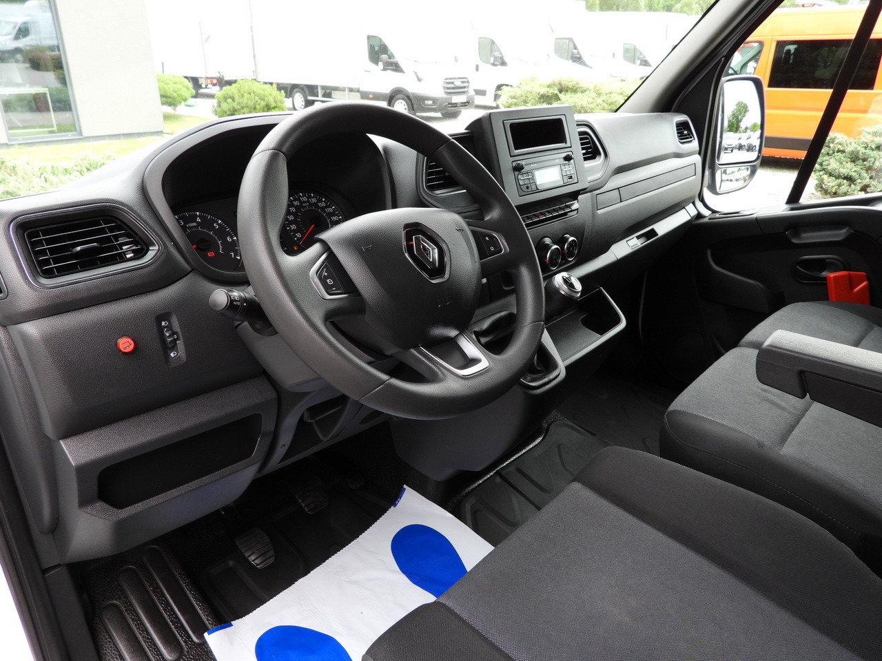 RENAULT MASTER TARPAULIN LIFT 9 PALLETS WEBASTO CRUISE CONTROL LED LIGHTS PNEUMATICS AIR CONDITIONING 165HP - Autoutilitară cu prelată: Foto 2 RENAULT MASTER TARPAULIN LIFT 9 PALLETS WEBASTO CRUISE CONTROL LED LIGHTS PNEUMATICS AIR CONDITIONING 165HP - Autoutilitară cu prelată: Foto 2