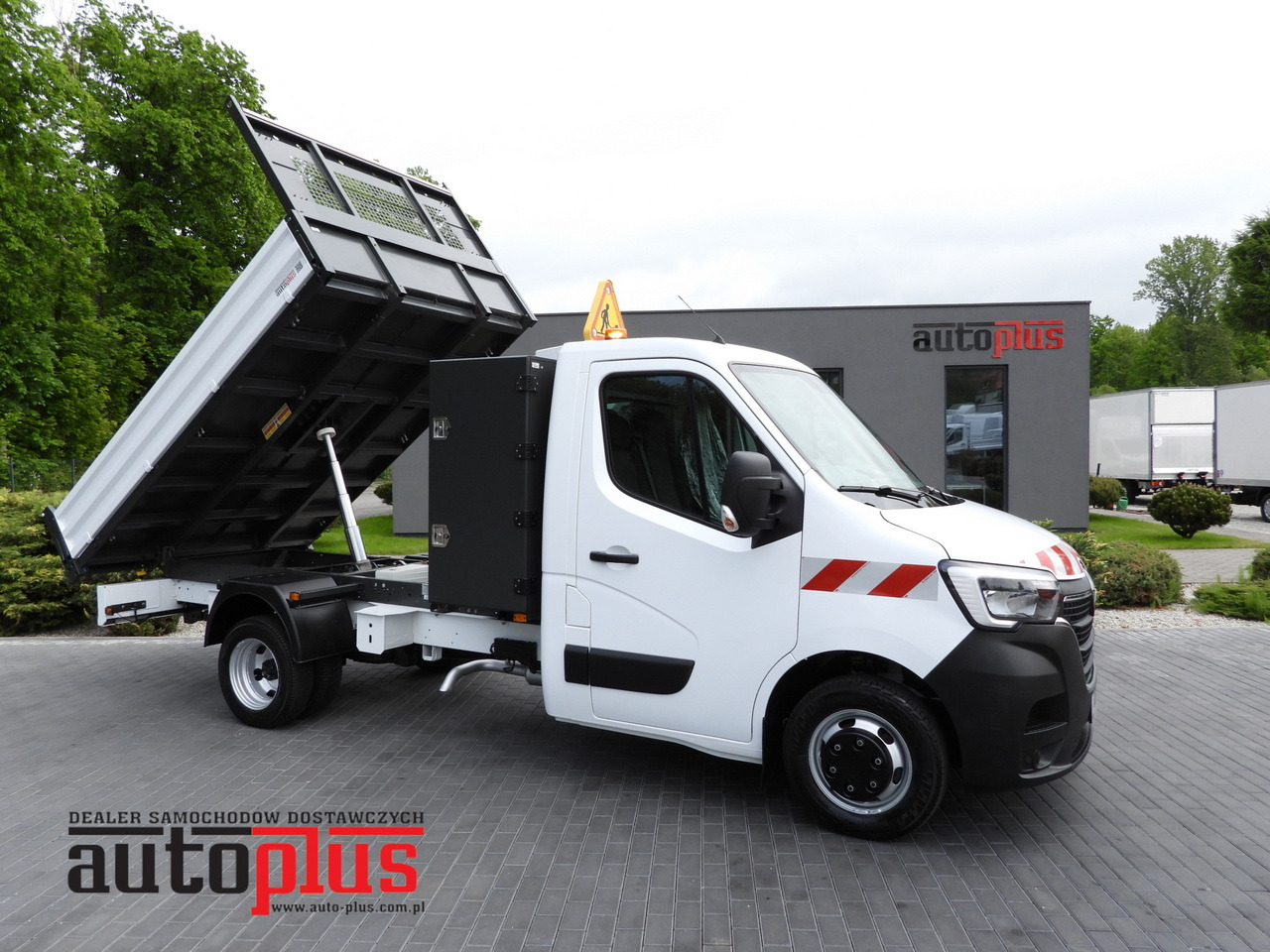 RENAULT MASTER TIPPER CRUISE CONTROL LED LIGHTS TWIN WHEELS AIR CONDITIONING 130HP - Autoutilitară basculantă: Foto 1 RENAULT MASTER TIPPER CRUISE CONTROL LED LIGHTS TWIN WHEELS AIR CONDITIONING 130HP - Autoutilitară basculantă: Foto 1