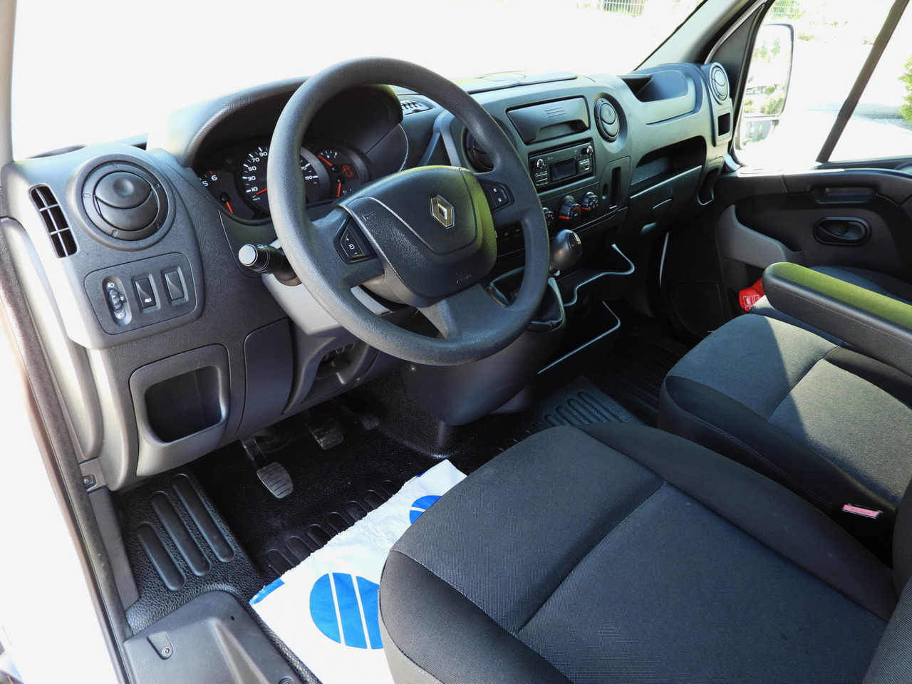 RENAULT MASTER TIPPER CRUISE CONTROL TWIN WHEELS AIR CONDITIONING 145HP - Autoutilitară basculantă: Foto 2 RENAULT MASTER TIPPER CRUISE CONTROL TWIN WHEELS AIR CONDITIONING 145HP - Autoutilitară basculantă: Foto 2