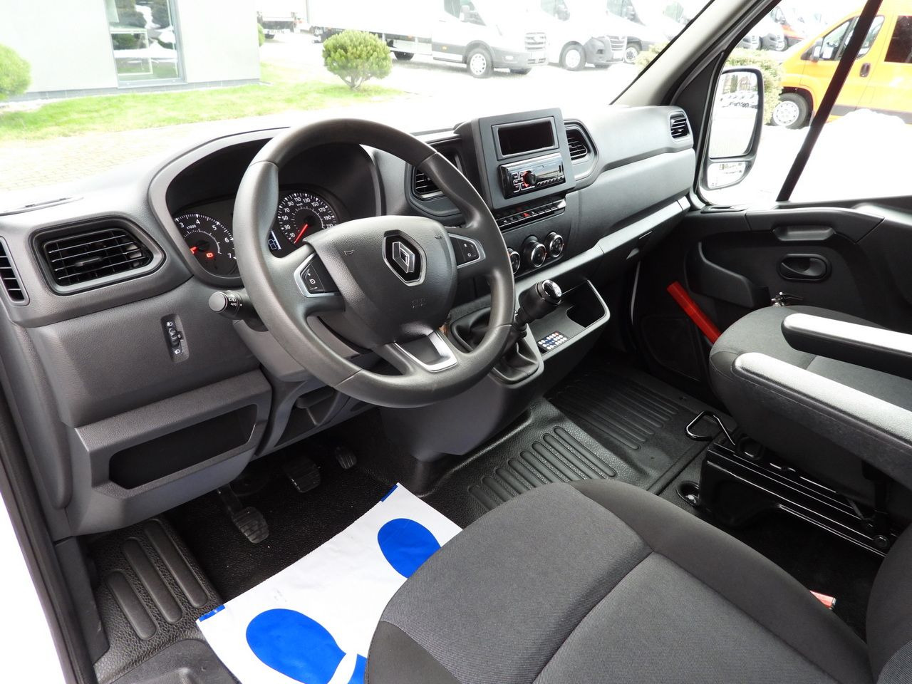 RENAULT MASTER TIPPER DOUBLE CABIN DOKA 6 SEATS CRUISE CONTROL LED LIGHTS TWIN WHEELS AIR CONDITIONING 145HP - Autoutilitară basculantă: Foto 2 RENAULT MASTER TIPPER DOUBLE CABIN DOKA 6 SEATS CRUISE CONTROL LED LIGHTS TWIN WHEELS AIR CONDITIONING 145HP - Autoutilitară basculantă: Foto 2